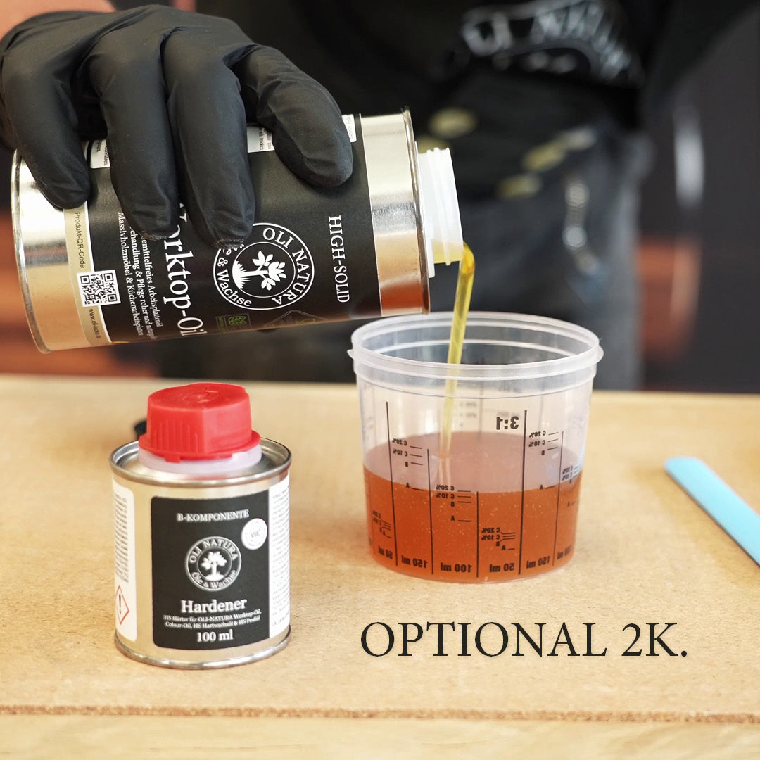 OLI-NATURA Worktop-Oil BLACKLABEL als optionales 2K-Holzöl mit Hardener für stark beanspruchte Holzoberflächen