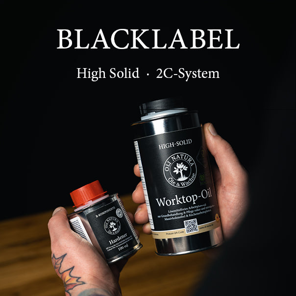 Worktop Oil 2C Gebinde auf Holzoberfläche – High Solid 2K Holzöl