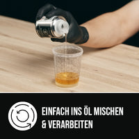 Mischung von OLI-NATURA HS Hardener mit 2K-Öl für stärkere Ölverankerung