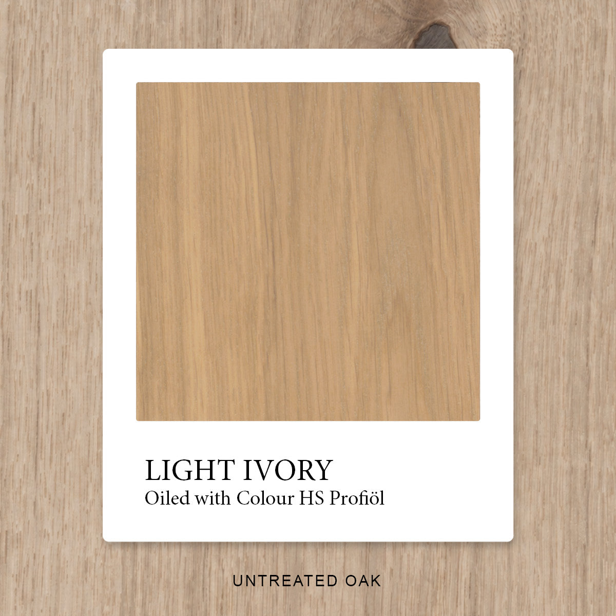 Eiche mit HS Profiöl COLOUR Light Ivory geölt, vor unbehandelter Eiche als Vergleichshintergrund.