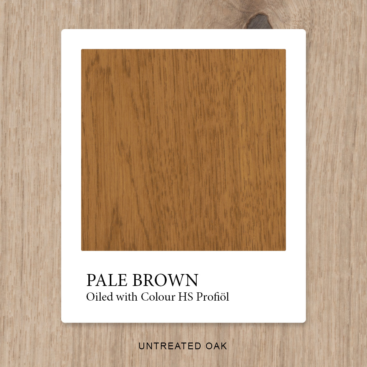 Eiche mit HS Profiöl COLOUR Pale Brown geölt, vor unbehandelter Eiche als Vergleichshintergrund.