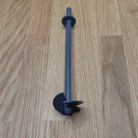 Kompakter Farbrührer mit 40 mm Kunststoff-Mischpaddel für Akkuschrauber – ideal zum Mischen von Holzöl, Lack oder Epoxidharz. Wiederverwendbar, leicht zu reinigen, mit 6-Kant-Schaft für Bohrmaschine oder Akkuschrauber. Sorgt für spritzfreies, kraftsparendes und homogenes Mischen.